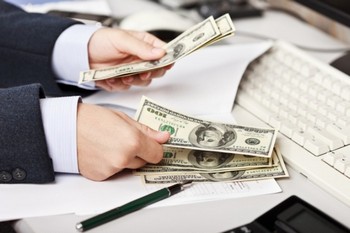 Чистая продажа валюты пошла на спад