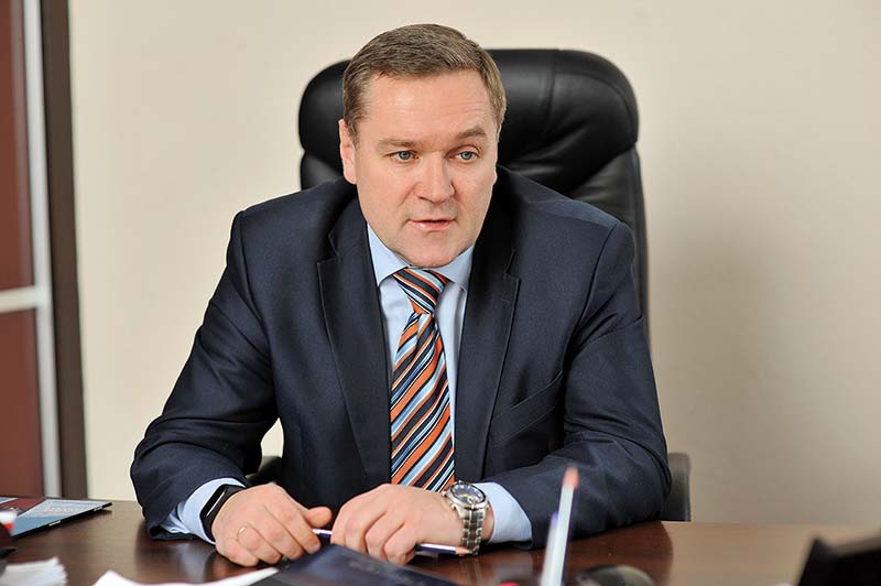 на гребне юницын