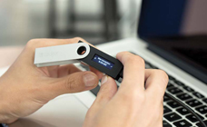 ledger nano s превью