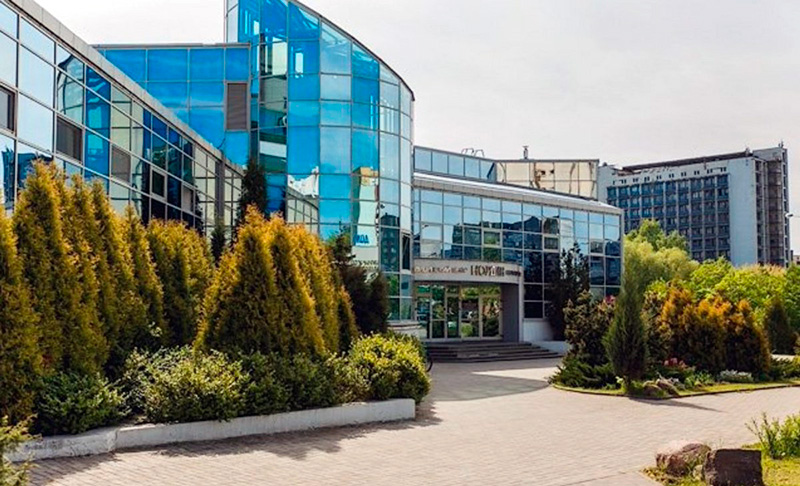 Минздрав приостановил лицензию еще двух медицинских центров