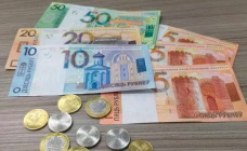 Белорусский рубль продолжает «держать курс»