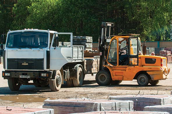 Значительная часть продукции доставляется заказчикам собственным транспортом предприятия