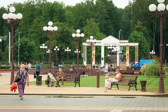 Вход в городской парк со стороны Центральной площади
