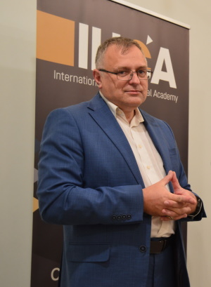 член совета директоров Международной Академии Человеческого Капитала IHCA, бизнес-тренер Сергей ПРИХОДЬКО. Бизнес образование Приходько новый 1